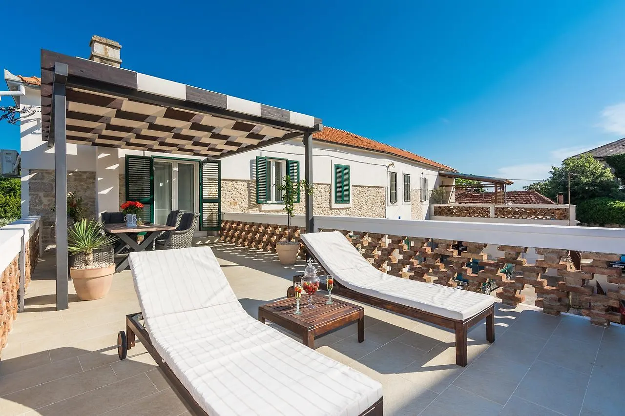 Apartments Fontana Zara Croazia